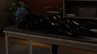 Junker queen on a milking table